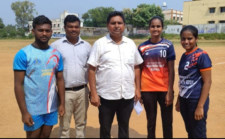 కబడ్డీ పోటీలకు ఆదర్శ పాఠశాల విద్యార్థులు